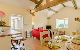 Courtyard Cottage - Uk39179